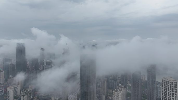 重庆渝中区CBD平流雾航拍