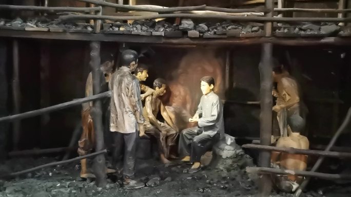 毛泽东带领安源路矿工人大罢工，雕塑