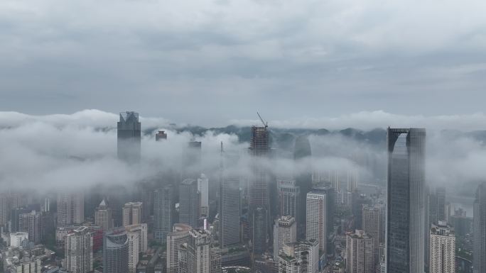 重庆渝中区CBD平流雾航拍