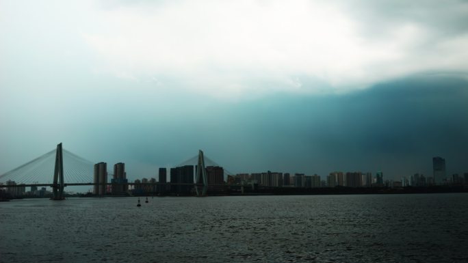 海口暴雨前夕和暴雨