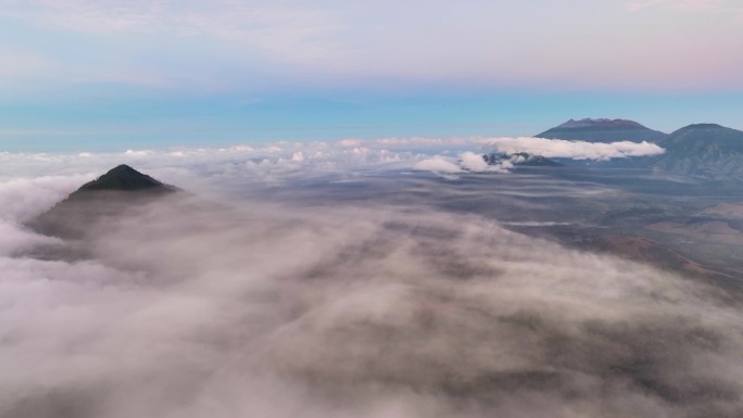 印尼宜珍火山云海风光航拍