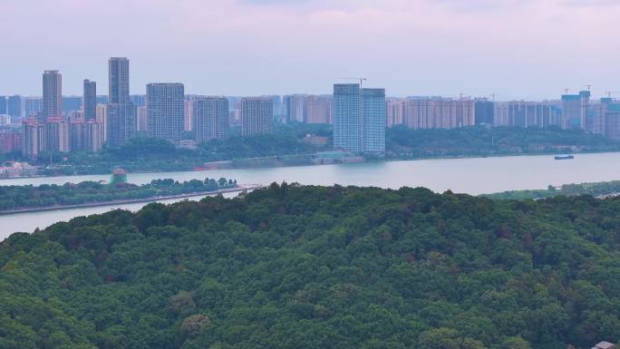 湖南长沙岳麓山风景名胜区航拍岳麓区城市风