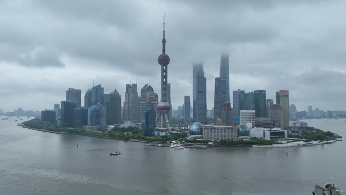 上海外滩陆家嘴阴天雨天