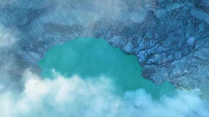 印尼宜珍火山湖风光航拍