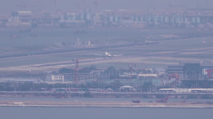 20公里外拍摄飞机从深圳机场起飞