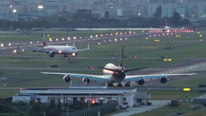 UPS航空波音747-8货运飞机傍晚起飞