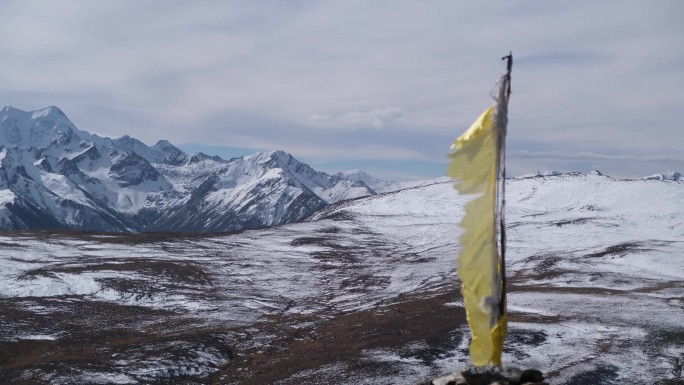 川西藏区雪山风景