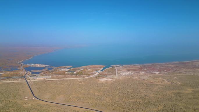 新疆博斯腾湖俯瞰淡水湖沙漠公路沙漠休闲B