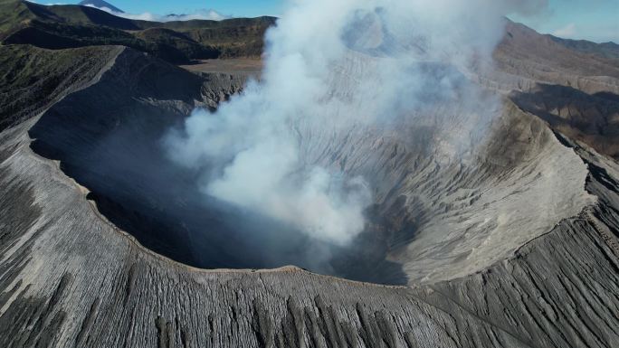 航拍印度尼西亚布罗莫火山俯瞰素材