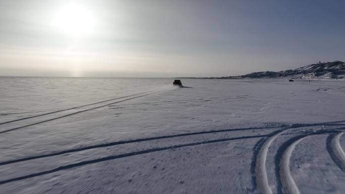 Jeep车雪地行驶