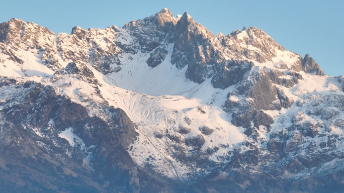 日照金山