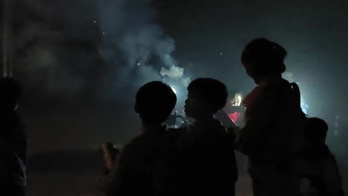 烟花秀烟花表演国庆中秋火焰人群活动放烟花