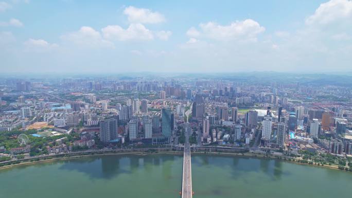 中国株洲大桥城市中轴线风光