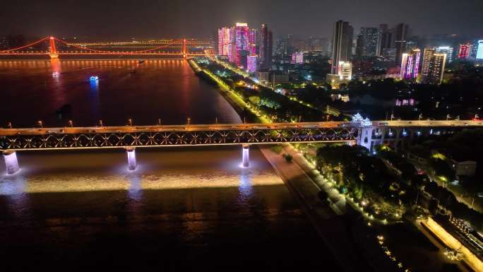 武汉龟山风景区龟山电视塔航拍夜晚夜景车流