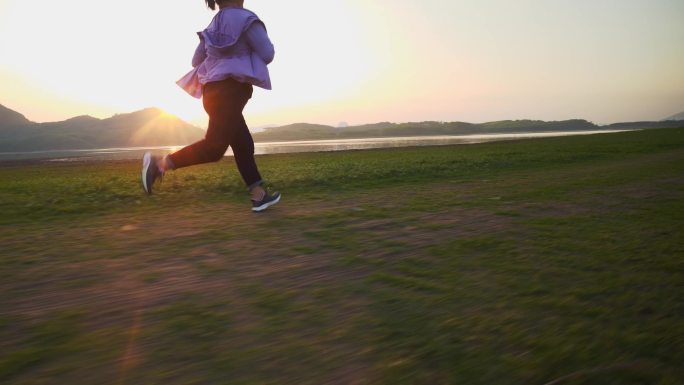 跑步锻炼有氧运动慢跑脚步步伐肥胖减肥
