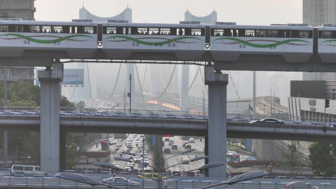 重庆鹅公岩杨家坪车流轻轨航拍