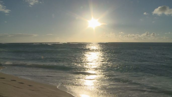 夏威夷火奴鲁鲁海面上的阳光