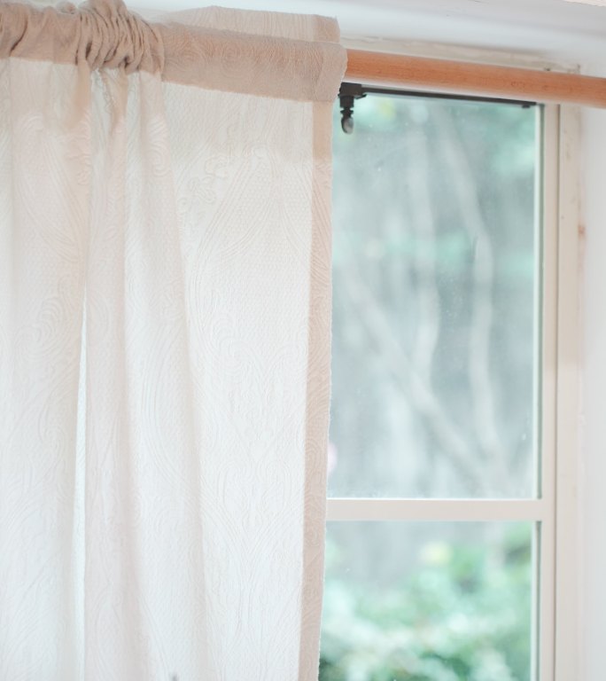 小清新窗户 窗帘  微风吹动的窗台
