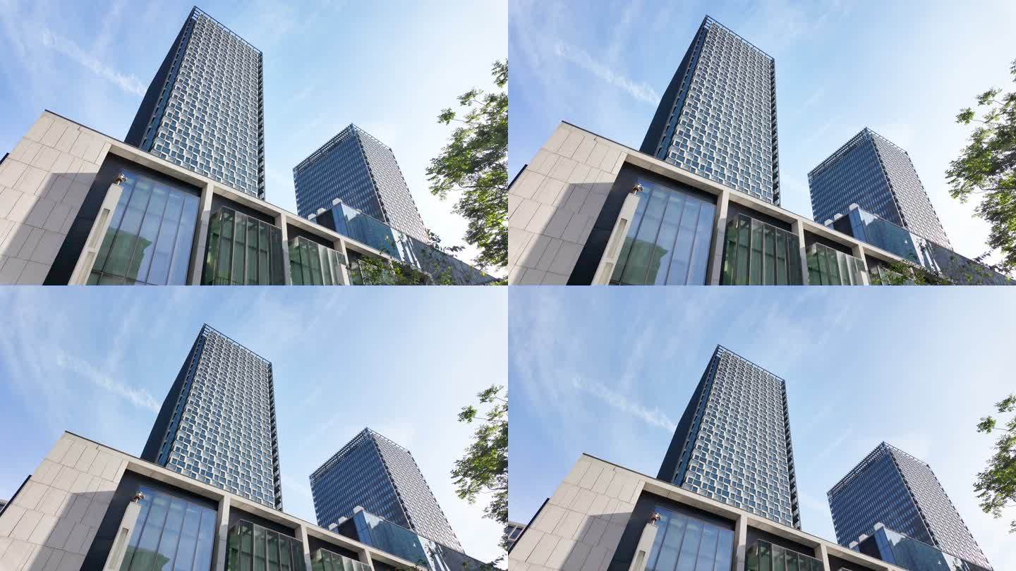 上海商务高楼大厦蓝天阳光逆光升格长镜头