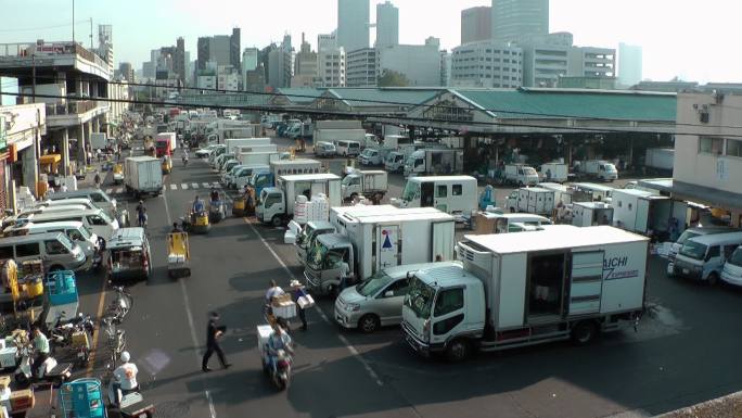 日本筑地市场繁忙的交通