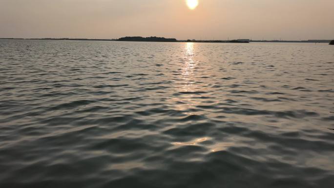 夕阳淀山湖