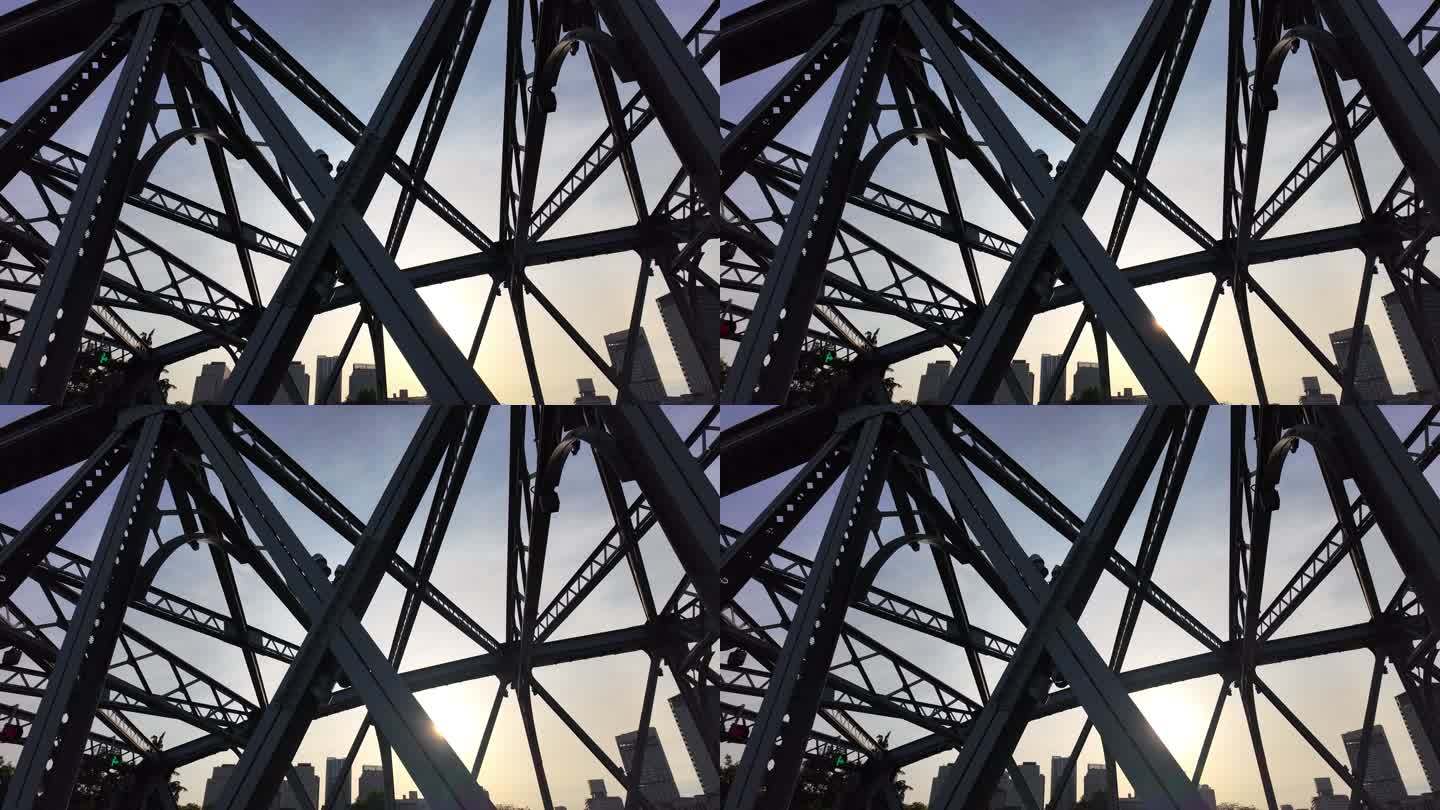 上海外滩乍浦路桥钢架逆光升格长镜头
