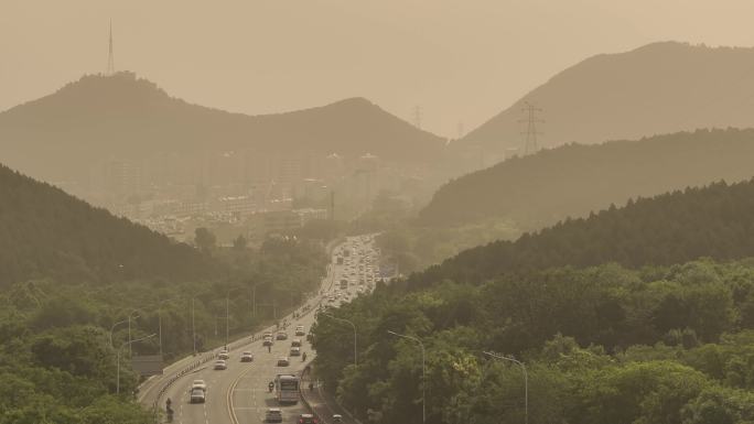 严重污染城市扬沙城市沙尘暴雾霾城市