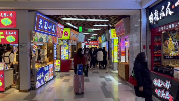 室内小吃街美食游客食客