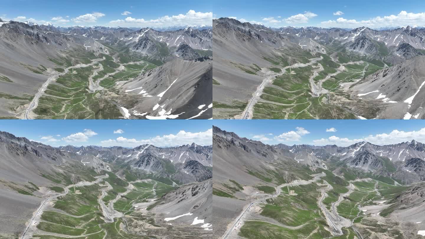 新疆伊犁独库公路天山地貌雪山