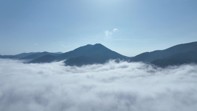 山峰云海航拍云层之上山顶