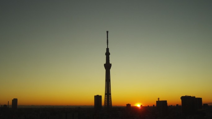 日本东京的日出和东京晴空塔