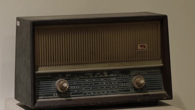 老物件，70、80年代电视机收音机缝纫机