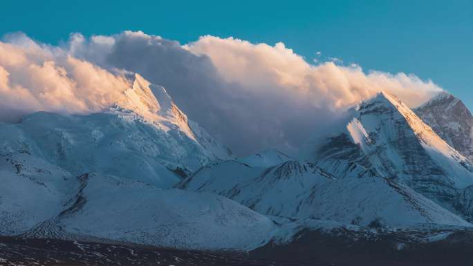 西藏日喀则堆纳三错卓木拉日雪山延时