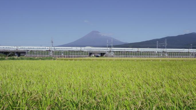 经过富士山前的新干线