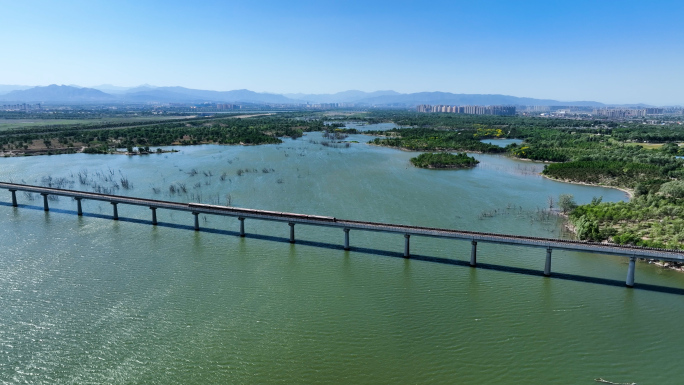 跨越永定河的北京地铁房山线