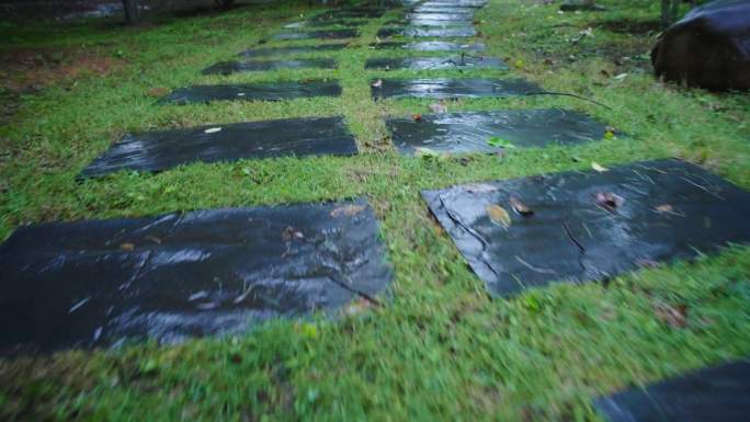 雨后石板路