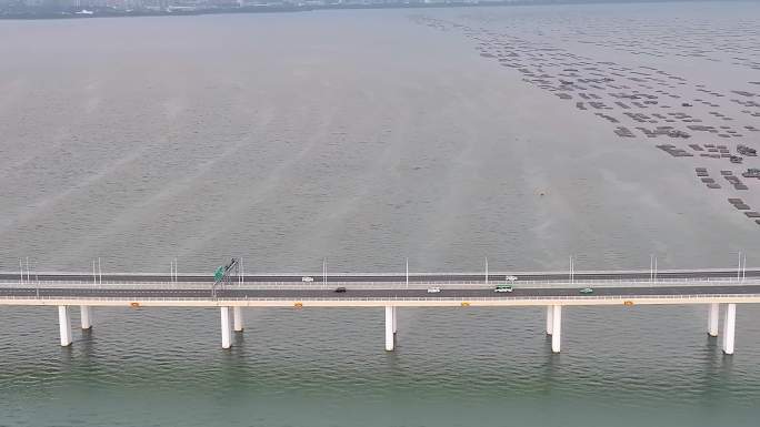 深圳湾大桥车流航拍公路桥梁基础建设城市地