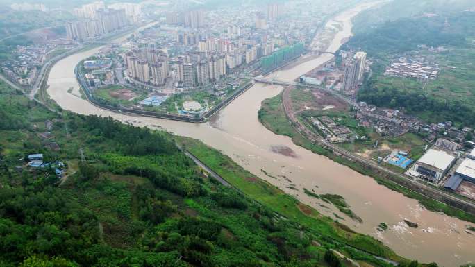 穿越云雾缭绕的青山飞回荥经县城太极公园