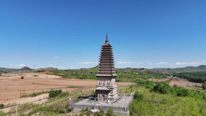 航拍辽宁朝阳青峰塔未调色