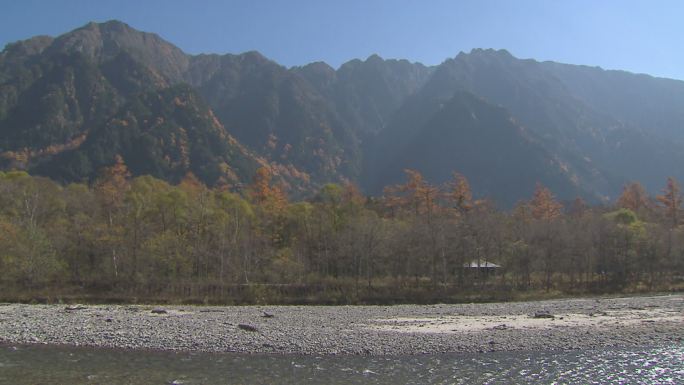水在河流中流动，上城县，日本