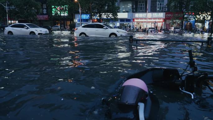 雨后城市水患-慢镜头