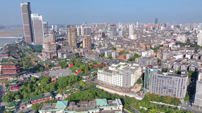 江西南昌滕王阁旅游区航拍东湖区城市风景风