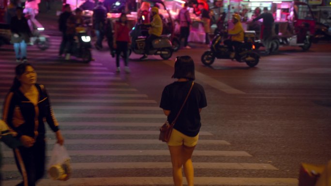 斑马线行人脚步 斑马线夜景 夜景