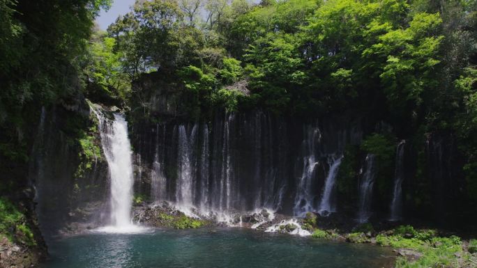 日本静冈县的Shiraito瀑布