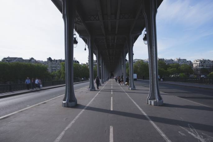 街景太阳法国巴黎人流盗梦空间桥
