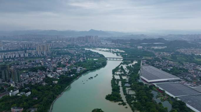 新丰江水库泄洪