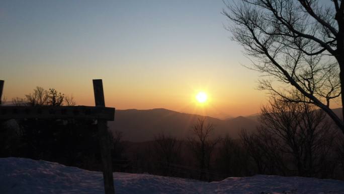 航拍黑龙江亚布力滑雪场雪景夕阳落日风光