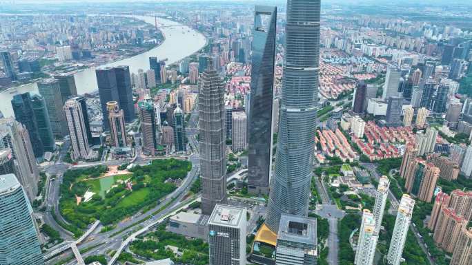 上海市外滩陆家嘴高楼大厦摩天大楼俯拍车流