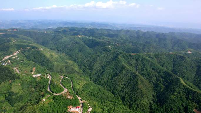 秦岭山脉带城市航拍