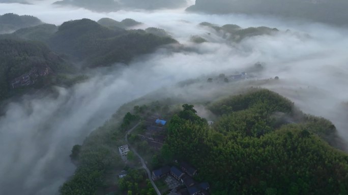 飞流直下  苏仙区丹霞地貌自然景观